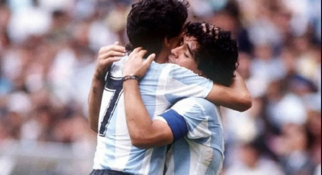 “¡La leyenda Maradona, nada comparado con Messi! Tuve que venir al Nápoles en el 86, saltó porque…”