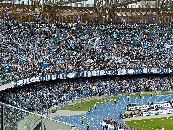 Striscione Storico In Curva B Grazie Alla SSC Napoli E Al Suo