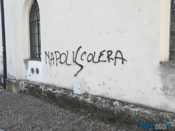 Napoli Colera Scritte Contro I Napoletani Su Alcuni Muri Della Citt