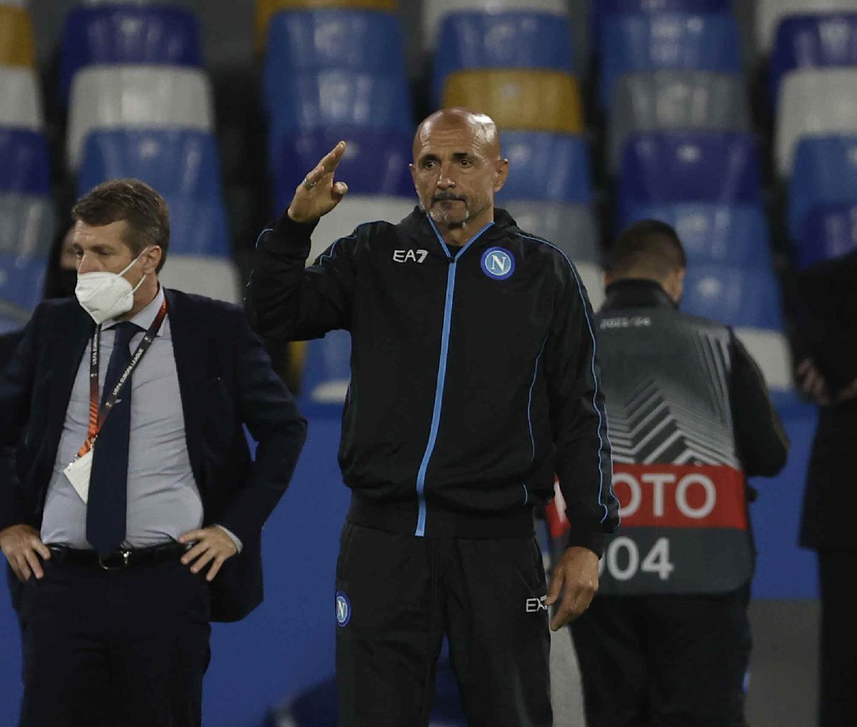 Tuttosport - Il Napoli ha l'esigenza di tornare alla vittoria dopo tre gare senza sorrisi ed un solo punto. Serve una scossa forte per reagire alle sconfitte con Inter e Spartak