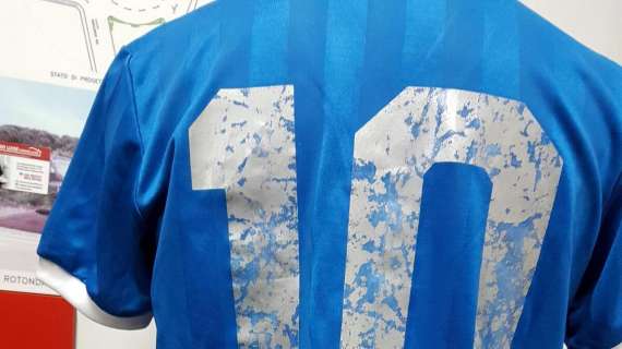 Maradona, la maglia della Mano de Dios e del gol del secolo va all'asta