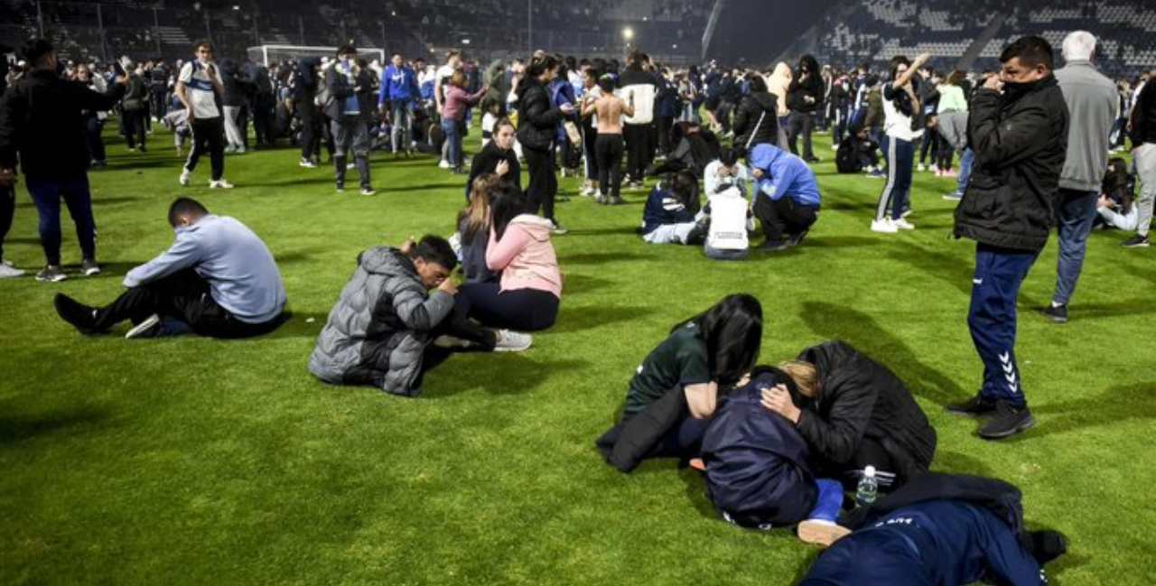scontri Gimnasia Boca Juniors tifosi polizia