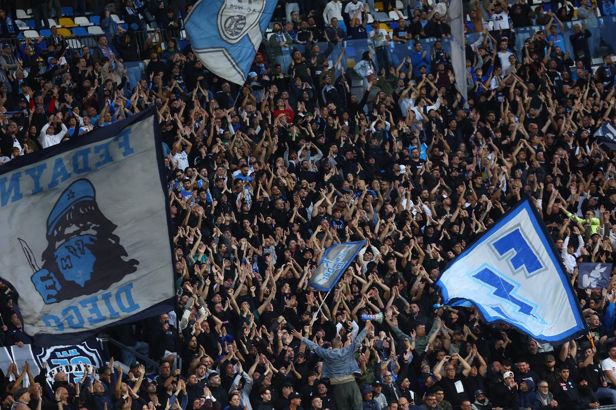 Tifosi Napoli allo stadio Maradona