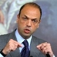 Alfano: "Perch&egrave; l'incontro con gli Esposito solo due mesi dopo la tragedia? Volevo evitare show e strumentalizzazioni. Dalla famiglia di Ciro insegnamenti di vita"