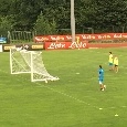 Dimaro, seduta pomeridiana: la squadra si allena sotto la pioggia e lo sguardo attento di Edo De Laurentiis [FOTO CN24]