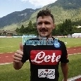Finito il riscaldamento in palestra, Mario Rui esce e saluta i tifosi che lo acclamano [FOTOGALLERY CN24]