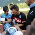 Dall'autografo sul pallone all'abbraccio con Sarri: la prima giornata di Mario Rui da giocatore del Napoli [FOTOGALLERY CN24]