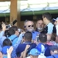 "Chi non salta juventino &egrave;!", e De Laurentiis diventa un ultr&agrave;!