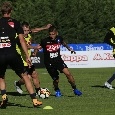 Dimaro, giorno 13: Sarri, che martello per i difensori! Coro alla Maradona per Mertens, sorpresa per Diawara e nuovo look per Allan