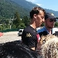 "Fallo pure in campionato quel gol!". Chiriches reagisce cos&igrave; alla richiesta mentre firma autografi [VIDEO CN24]