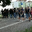 Panico a Trento, ultras caricano il cancello e scatta la colluttazione con la polizia: entrano senza biglietto [VIDEO CN24]