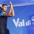 Presentati sul palco Koulibaly, Ghoulam e Rafael, poi si spengono le luci: imprevisto durante la festa [VIDEO CN24]