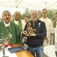 Dal saluto di De Laurentiis e Sarri al dono del Cardinale Sepe: gli scatti della Santa Messa in campo a Dimaro [FOTOGALLERY CN24]