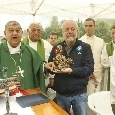 Dal saluto di De Laurentiis e Sarri al dono del Cardinale Sepe: gli scatti della Santa Messa in campo a Dimaro [FOTOGALLERY CN24]