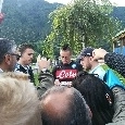Sessione d'autografi, arriva Hamsik ed &egrave; delirio: "C'&egrave; solo un capitano!" [FOTO & VIDEO CN24]