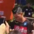 Callejon firma autografi a fine allenamento, lo spagnolo travolto dai tifosi azzurri! [VIDEO CN24]