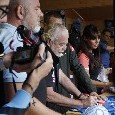 "Presidente, portaci il Matador". De Laurentiis show coi tifosi: "Ricordate, sono io il vostro Cavani!" [FOTO & VIDEO CN24]