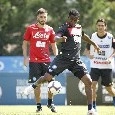 Dimaro, seduta mattutina: subito doppietta per Milik, Koulibaly infiamma la folla! A segno anche Inglese, a parte Tonelli