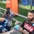 "Tone', fatti fare una foto", e Lorenzo si mette in posa: molto disponibile il difensore durante la sessione d'autografi! [VIDEO CN24]