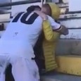 Messina, Cocimano da brividi: gesto commovente, esulta abbracciando la madre in Tribuna! [VIDEO]