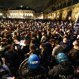 Flash mob a Napoli con shaker, forchette e coltelli: un manifestante fermato [FOTO]