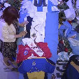 La vice-presidente dell'Argentina Kirchner in visita alla salma di Maradona [VIDEO]