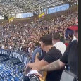 "Vesuvio erutta, tutta Napoli è distrutta". Il coro arriva dalla... curva A del Maradona! | VIDEO