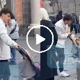 Altro che addio, Demme si gode la domenica a Napoli: passeggiata con la famiglia in pieno centro! | VIDEO