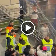 "Andate a casa!": tifosi Napoli sfottono i romanisti, Dybala reagisce così | VIDEO