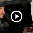 Politano lascia lo stadio Maradona, tanto affetto da parte dei tifosi napoletani | VIDEO