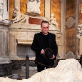 Bono Vox si gode Napoli: visita alla Cappella San Severo e messaggio con dedica | FOTO