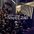Vergogna a Barcellona: cancelli chiusi e tifosi del Napoli schiacciati ai controlli! | VIDEO CN24