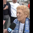 A Monza la nonna napoletana: "Tifo Napoli da 87 anni!" | VIDEO
