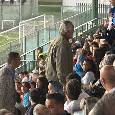 Napoli-Girona: inizia a piovere, De Laurentiis sale in tribuna a vedere la partita | FOTO