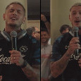 Mazzocchi canta in napoletano in ritiro: che show col brano neomelodico, applausi dei compagni! | VIDEO