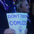 "Don't touch Comuzzo", i tifosi della Fiorentina si oppongono alla cessione al Napoli | FOTO