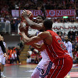 Semaforo rosso per il Napoli Basket a Trieste, gli azzurri crollano 109-82! I tiri da 3 hanno fatto la differenza