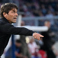 Conte va oltre il campo, ora deve domare l'entusiasmo e scollegare lo spogliatoio del Napoli dalla febbre scudetto che avvolge la città
