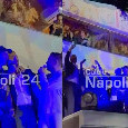 Cena scudetto Napoli, Di Lorenzo canta in napoletano! Show del capitano | VIDEO