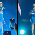 Sfera Ebbasta in tour al Maradona: apre il concerto indossando una maglia vintage del Napoli! | VIDEO