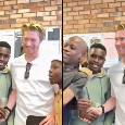 Vacanze in Sudafrica per De Bruyne: che affetto dai tifosi! | VIDEO