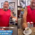 Tommaso Starace in gran forma: si gode le vacanze ad Ischia | VIDEO