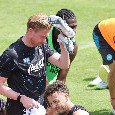 De Bruyne 'scarpe in mano', il 'debutto' di Lucca ed il gesto di Conte: le emozioni del secondo allenamento | FOTOGALLERY CN24