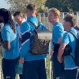 Napoli in partenza per Firenze! La squadra è arrivata alla stazione di Afragola | VIDEO