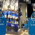 A grande richiesta e vista l&rsquo;eccezionale affluenza, la Supercoppa rester&agrave; esposta presso il Napoli Store San Domenico fino al 6 gennaio! | FOTO e VIDEO