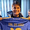 Italia-Irlanda del Nord, c'era anche Sal Da Vinci a Bergamo! La FIGC gli ha consegnato un regalo | FOTO