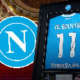 SSC Napoli, 50 maglie autografate di De Bruyne all'asta per il Teatro Sannazaro