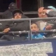 Napoli-Cremonese, il rapper Geolier tra gli ultras in Curva A! Lo stadio lo accoglie cos&igrave; | VIDEO