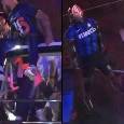 Festa Scudetto Inter, siparietto col gonfiabile di Lukaku: Dimarco e Sucic reagiscono "male"! | VIDEO