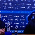 La reazione di Conte alla parola 'budget' pronunciata nel discorso di De Laurentiis
